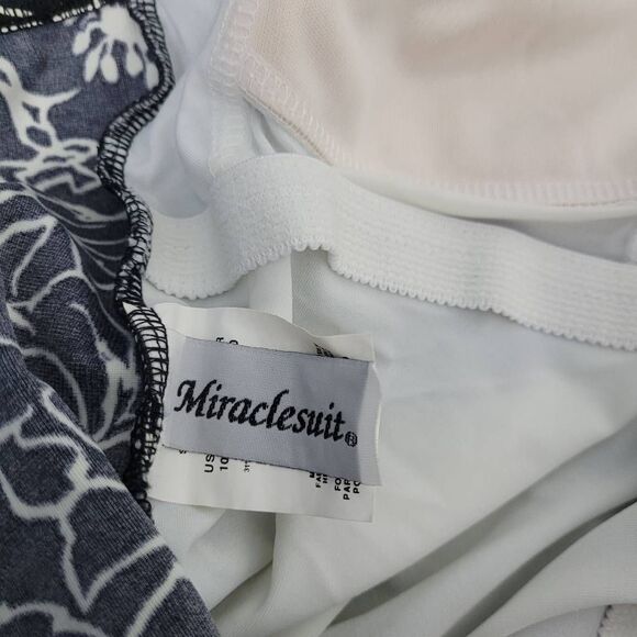 Miraclesuit Black Floral One Piece Swimsuit Sz 10 Padded Wirefree Slimming V-Nec - Picture 3 of 5